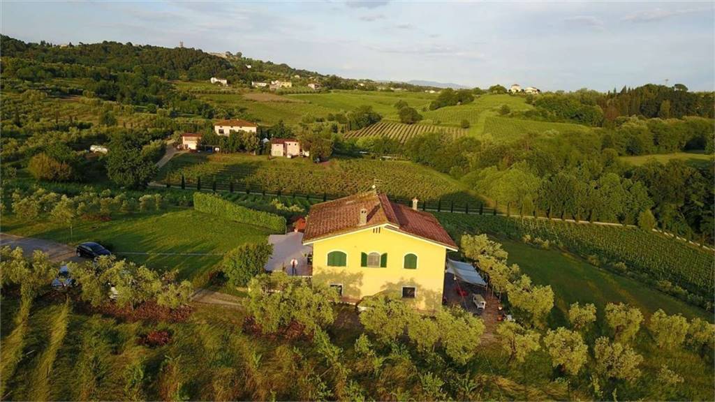 Villa in vendita a Montecarlo, 10 locali, zona Giuseppe, prezzo € 1.300.000 | PortaleAgenzieImmobiliari.it