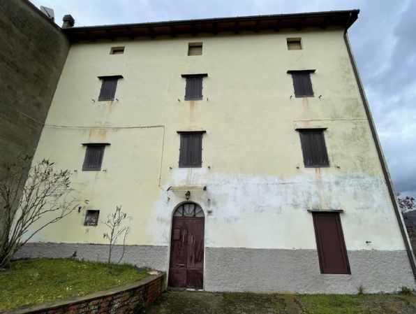 Rustico / Casale in vendita a Grizzana Morandi - Zona: Pian di Setta