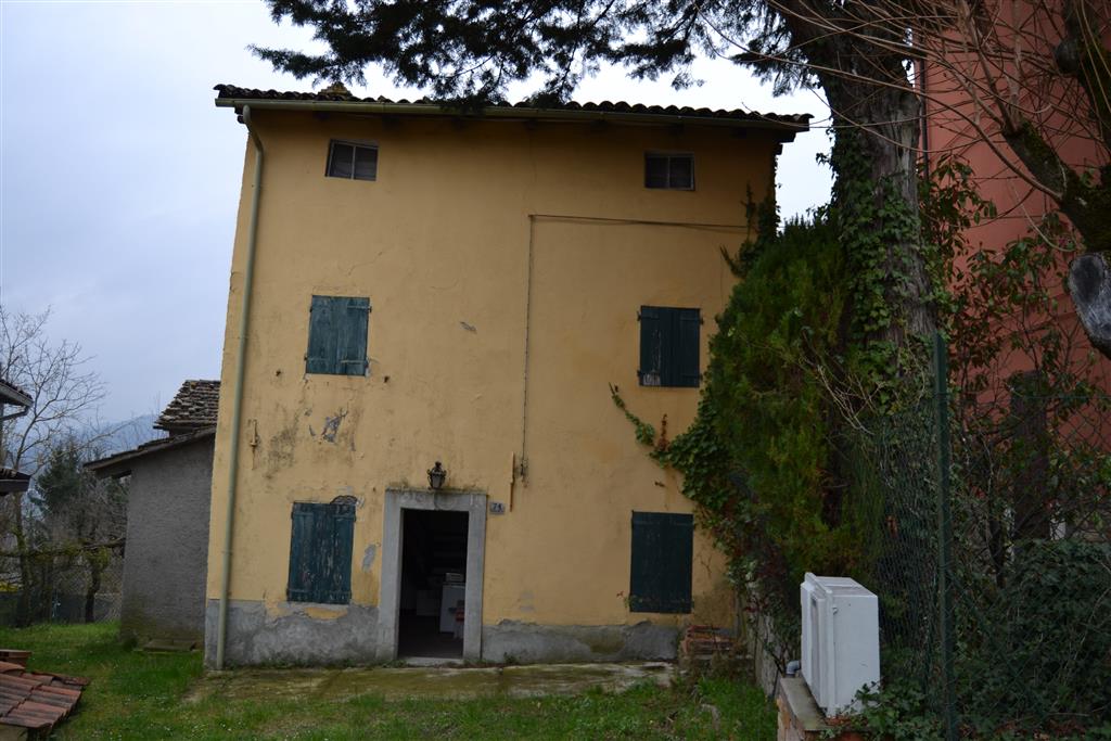 Rustico / Casale in vendita a Grizzana Morandi, 7 locali, zona di Setta, prezzo € 35.000 | PortaleAgenzieImmobiliari.it