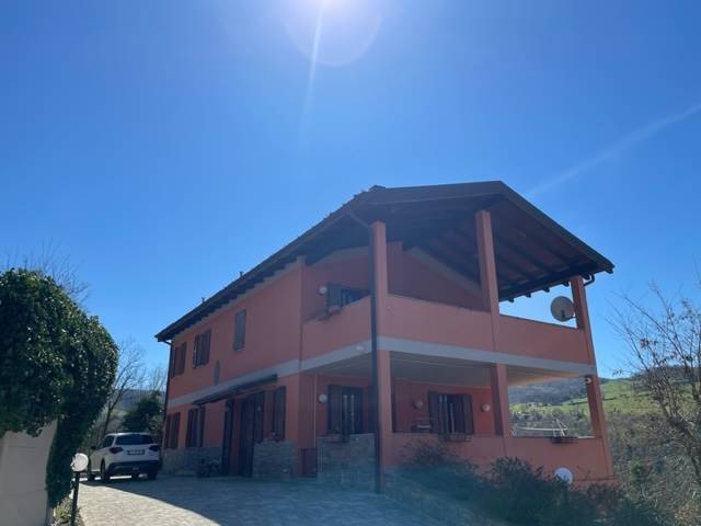 Villa in vendita a Monzuno, 15 locali, zona eggio, prezzo € 395.000 | PortaleAgenzieImmobiliari.it