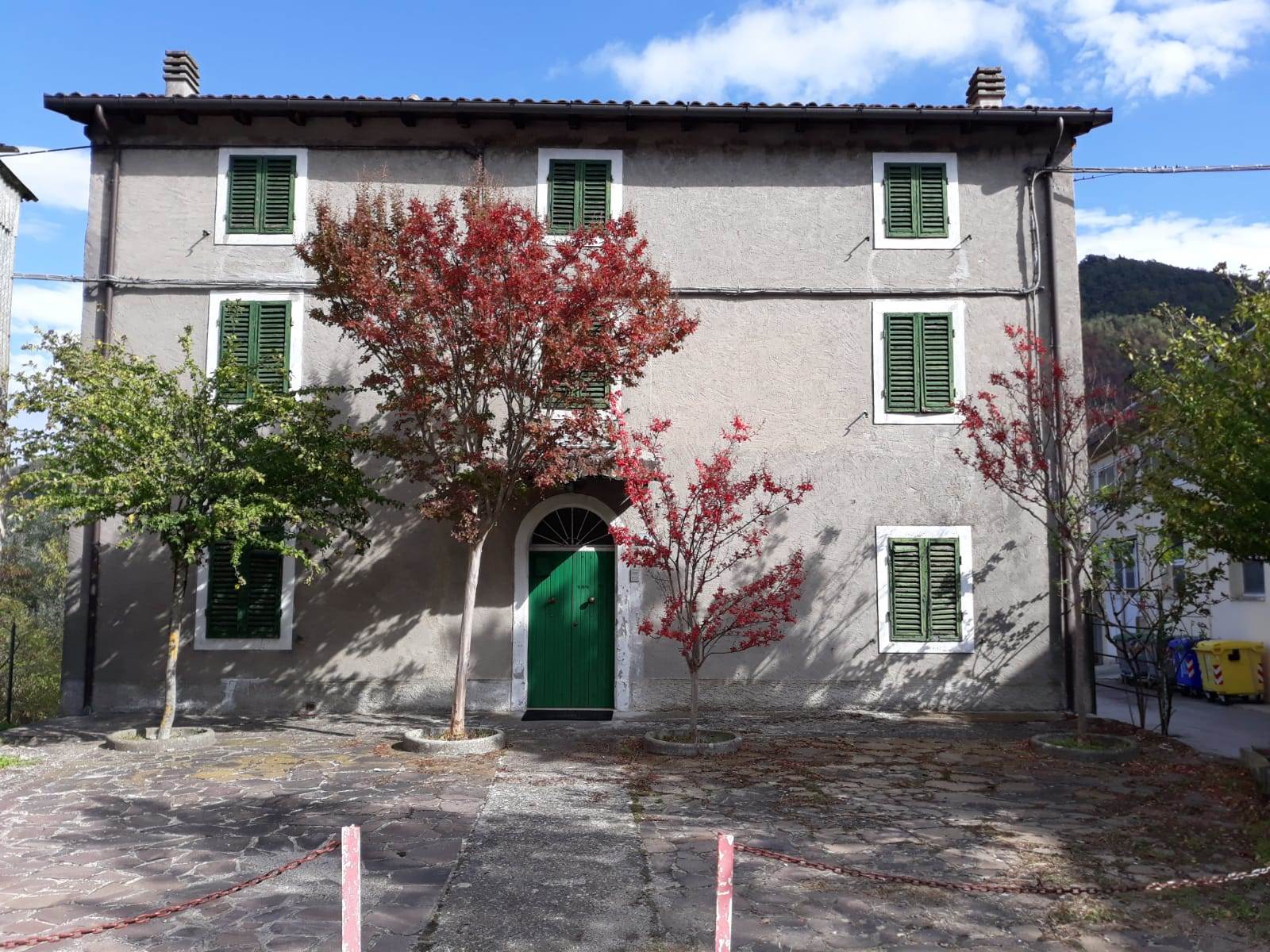 Rustico / Casale in vendita a Castiglione dei Pepoli, 10 locali, zona ro, prezzo € 85.000 | PortaleAgenzieImmobiliari.it