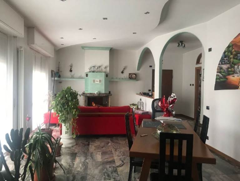 Appartamento in vendita a Inverigo, 3 locali, prezzo € 175.000 | PortaleAgenzieImmobiliari.it
