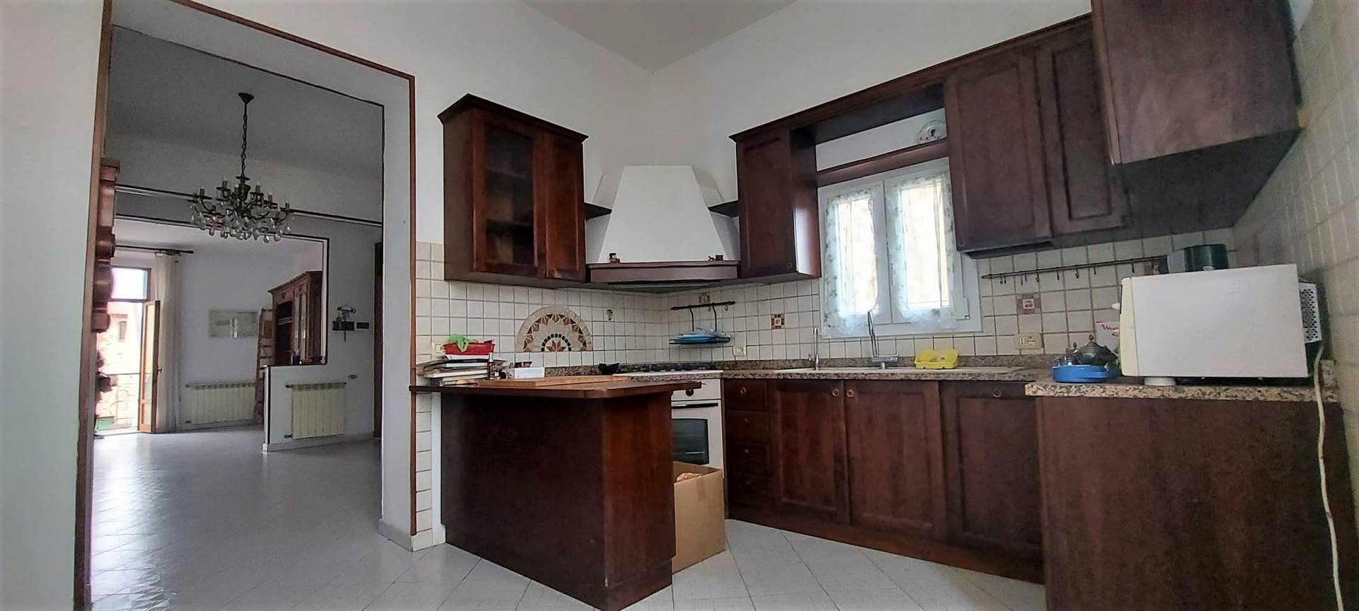 Appartamento in vendita a Piombino, 5 locali, zona Località: CENTRO, prezzo € 150.000 | PortaleAgenzieImmobiliari.it