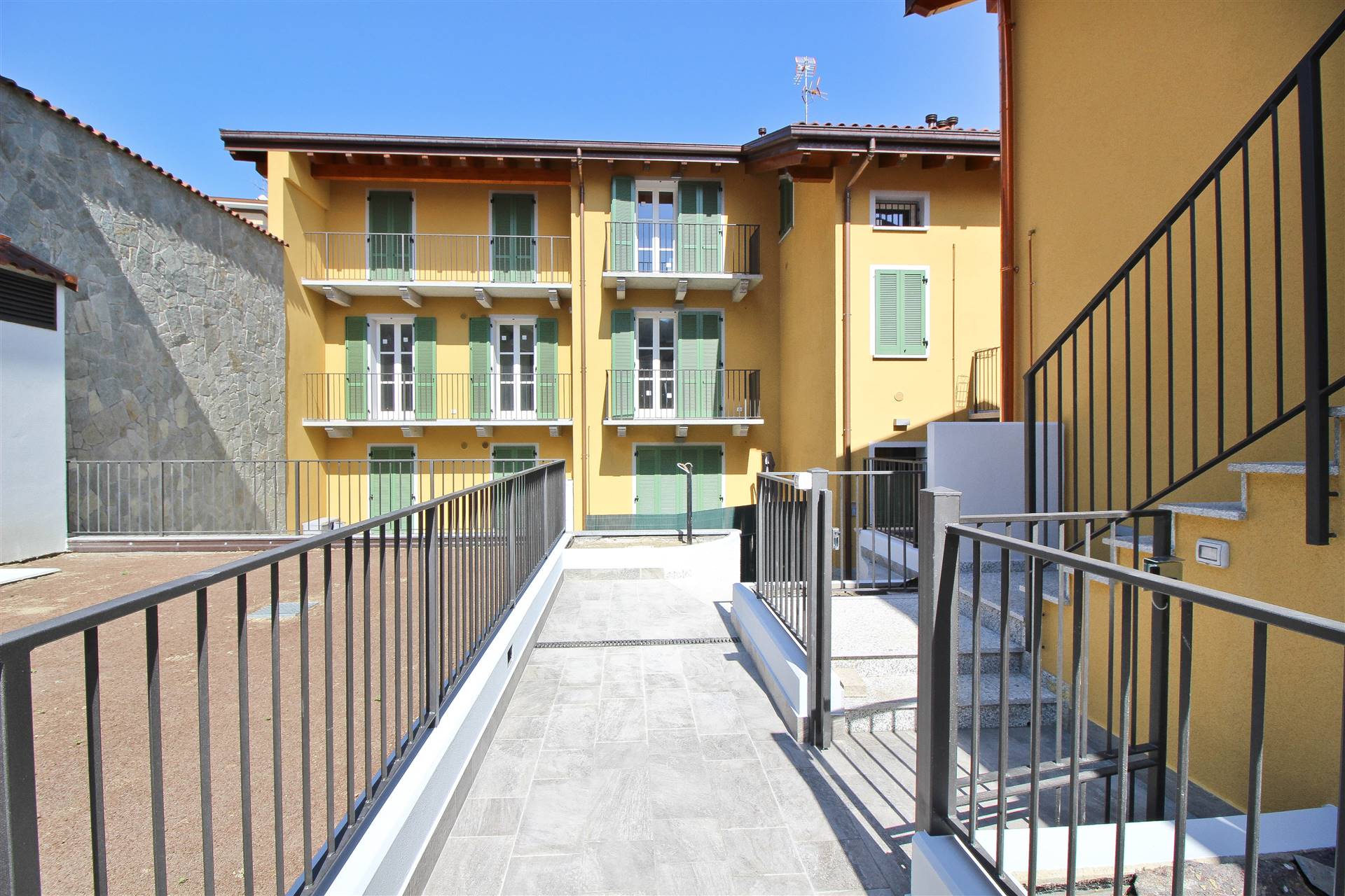 Appartamento in vendita a Airuno, 3 locali, prezzo € 200.000 | CambioCasa.it