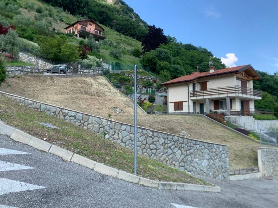 Terreno Edificabile Residenziale in Vendita a Caslino d'Erba