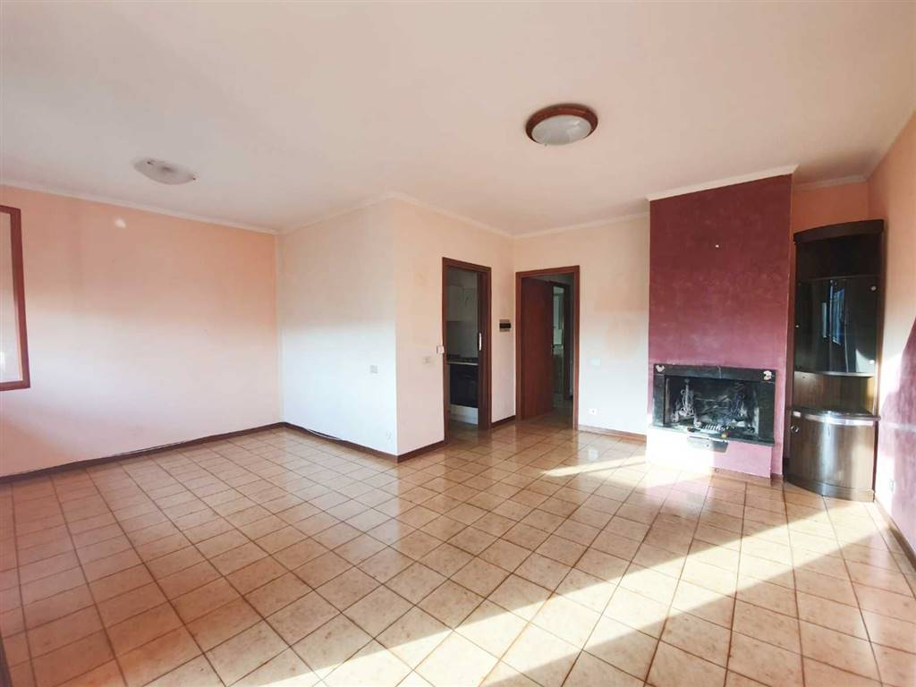 Appartamento in vendita a Fiano Romano, 4 locali, zona Località: CENTRO, prezzo € 125.000 | CambioCasa.it