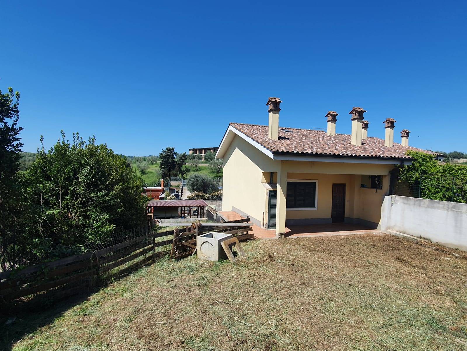 Villa in vendita a Capena, 3 locali, zona Località: SELVOTTA, prezzo € 165.000 | CambioCasa.it