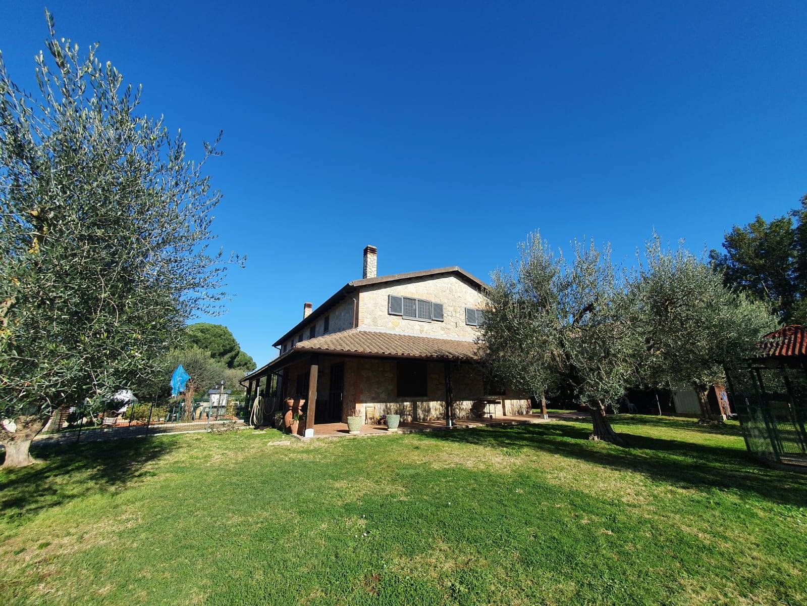 Villa in vendita a Fiano Romano, 5 locali, prezzo € 398.000 | CambioCasa.it