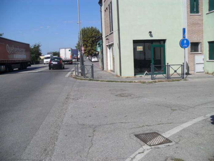 Negozio / Locale in vendita a Chioggia, 2 locali, zona Località: SANTANNA, prezzo € 130.000 | CambioCasa.it