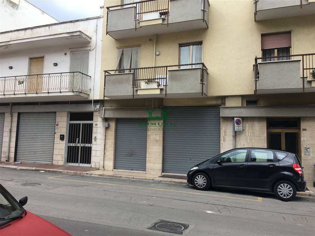 Immobile Commerciale in affitto a Andria, 1 locali, zona Località: SEMICENTRO, prezzo € 800 | CambioCasa.it