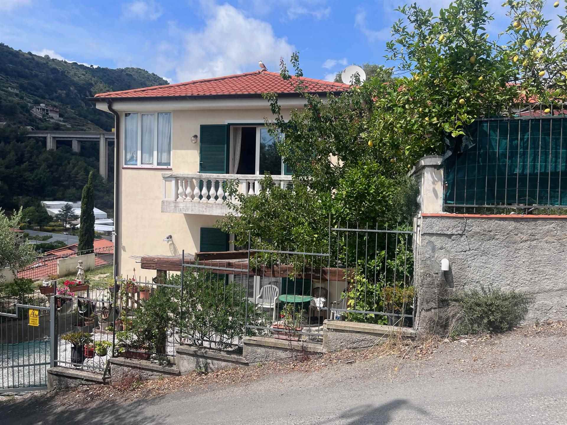 Villa in vendita a Vallecrosia, 7 locali, zona Località: PIANI DI VALLECROSIA, prezzo € 470.000 | PortaleAgenzieImmobiliari.it