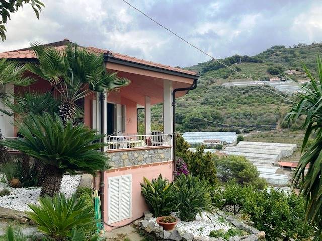 Villa in vendita a San Biagio della Cima, 7 locali, prezzo € 390.000 | PortaleAgenzieImmobiliari.it