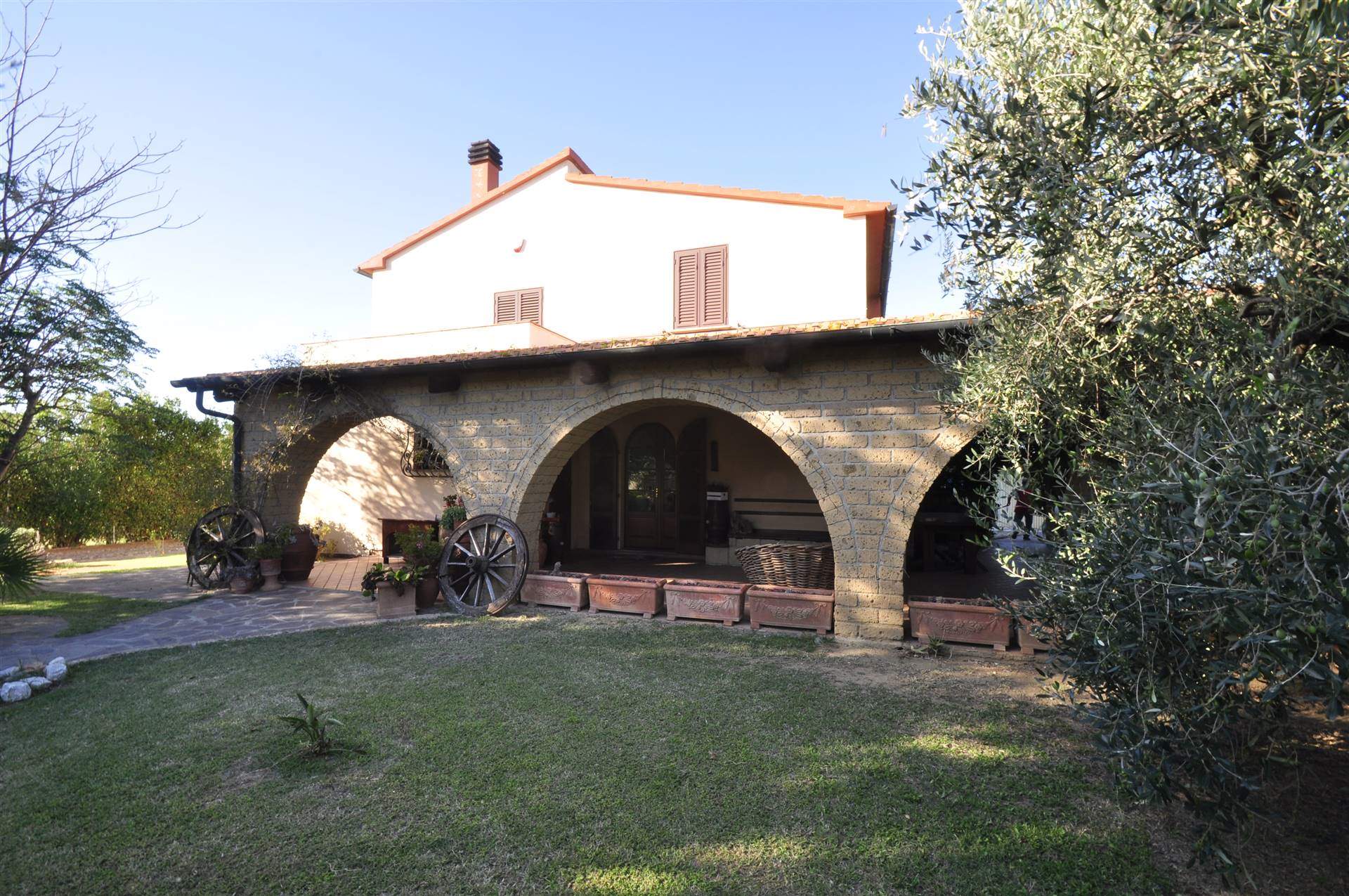 Villa in vendita a Piombino, 6 locali, prezzo € 560.000 | PortaleAgenzieImmobiliari.it