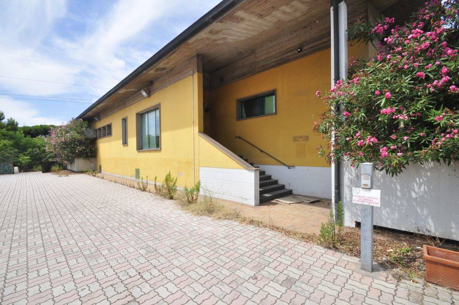 Ufficio / Studio in vendita a Piombino, 27 locali, prezzo € 900.000 | PortaleAgenzieImmobiliari.it