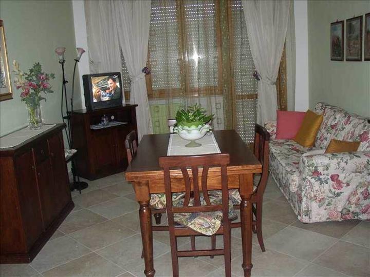 Appartamento in affitto a Follonica, 3 locali, zona Località: CASSARELLO, prezzo € 500 | CambioCasa.it