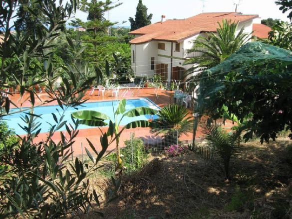 Villa in vendita a Torrenova, 12 locali, zona Località: TORRENOVA, prezzo € 750.000 | CambioCasa.it