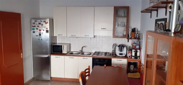 Appartamento in vendita a Torrenova, 4 locali, zona Località: TORRENOVA, prezzo € 70.000 | CambioCasa.it