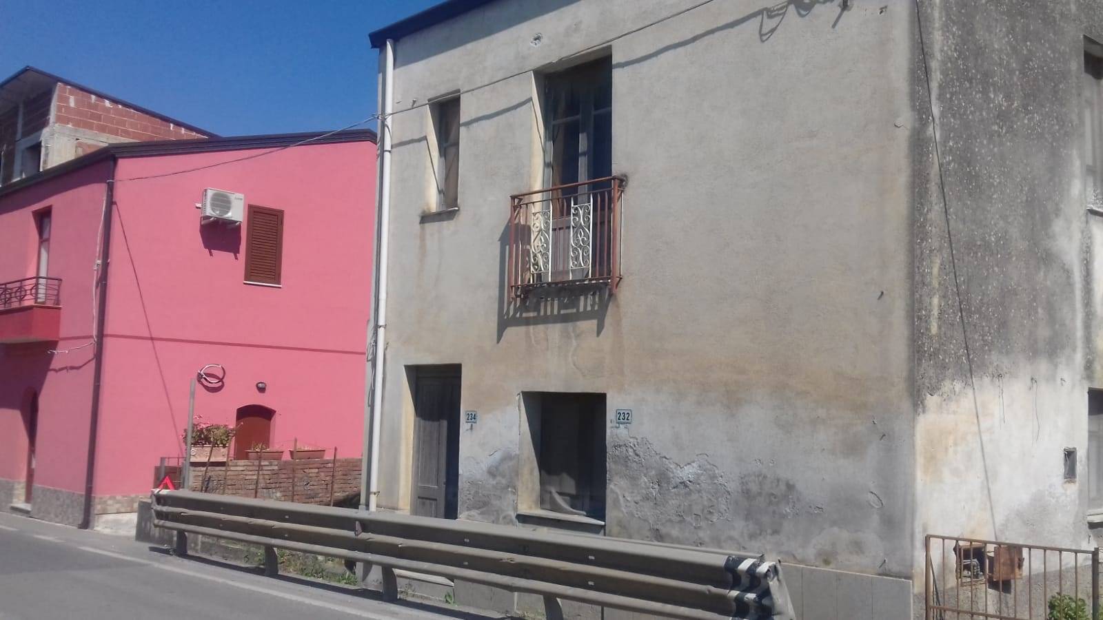 Soluzione Indipendente in vendita a Torrenova, 4 locali, zona Località: TORRENOVA, prezzo € 39.000 | CambioCasa.it