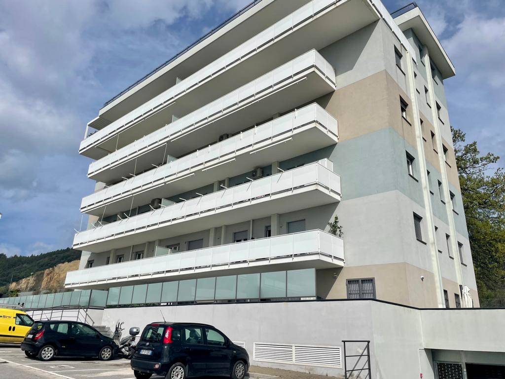 Appartamento in vendita a Salerno, 3 locali, zona Località: SAN LEONARDO / ARECHI / MIGLIARO, prezzo € 255.000 | PortaleAgenzieImmobiliari.it