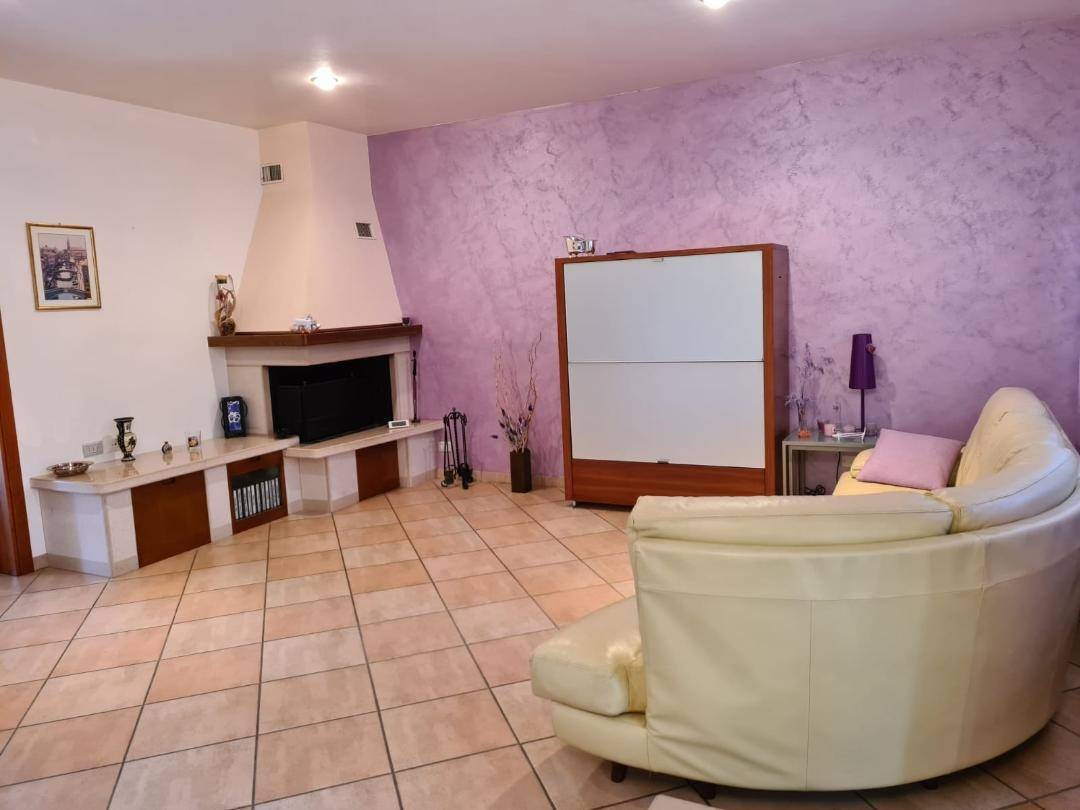 Villa a Schiera in vendita a Codevigo, 6 locali, zona he, prezzo € 165.000 | PortaleAgenzieImmobiliari.it