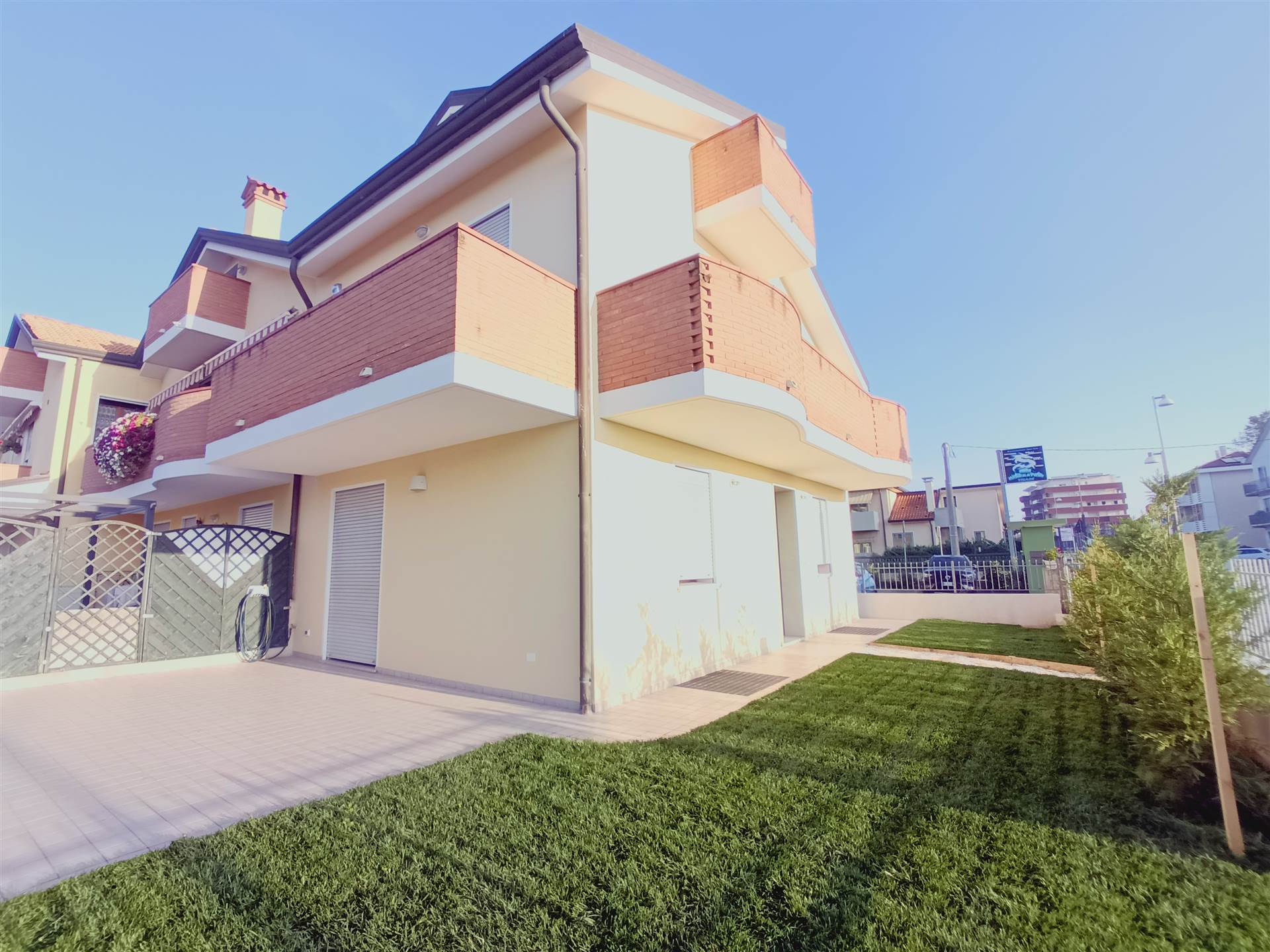 Villa in vendita a Chioggia, 6 locali, zona omarina, prezzo € 415.000 | PortaleAgenzieImmobiliari.it