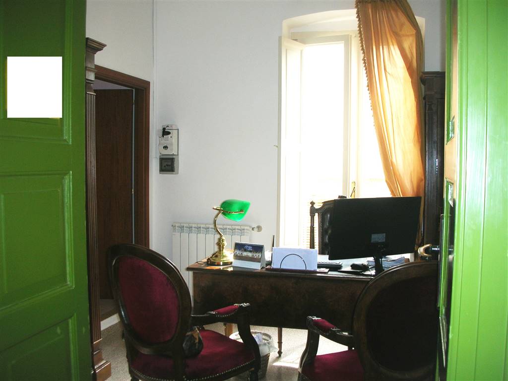 Ufficio / Studio in affitto a Canosa di Puglia, 3 locali, prezzo € 400 | CambioCasa.it