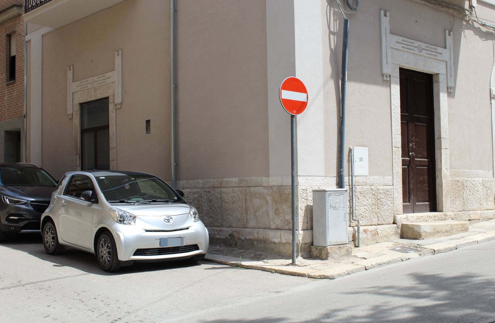 Immobile Commerciale in affitto a Canosa di Puglia, 9999 locali, prezzo € 400 | CambioCasa.it