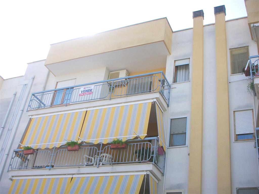 Appartamento in vendita a Canosa di Puglia, 3 locali, prezzo € 115.000 | PortaleAgenzieImmobiliari.it