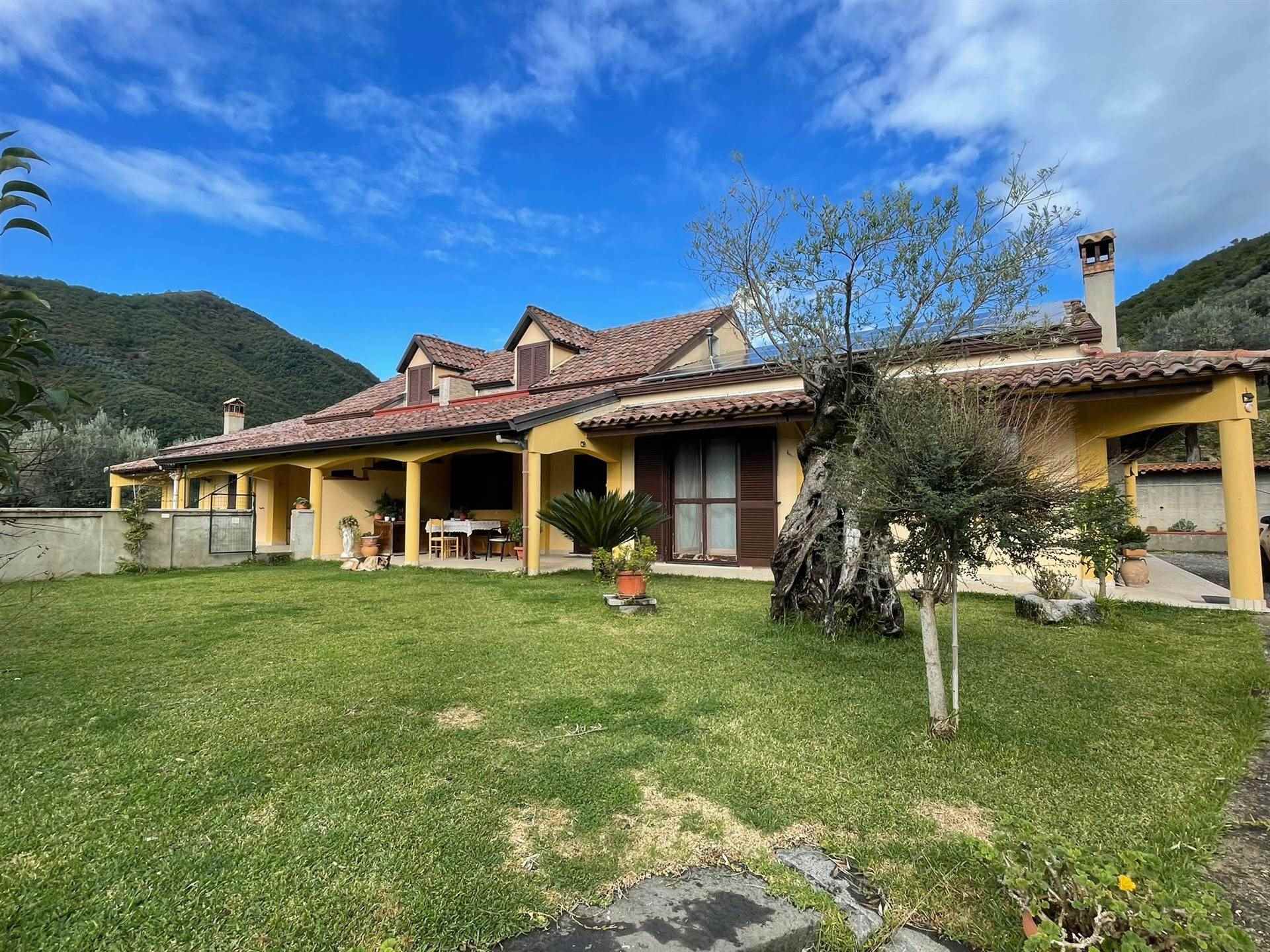 Villa in vendita a Giffoni Valle Piana, 4 locali, prezzo € 285.000 | PortaleAgenzieImmobiliari.it