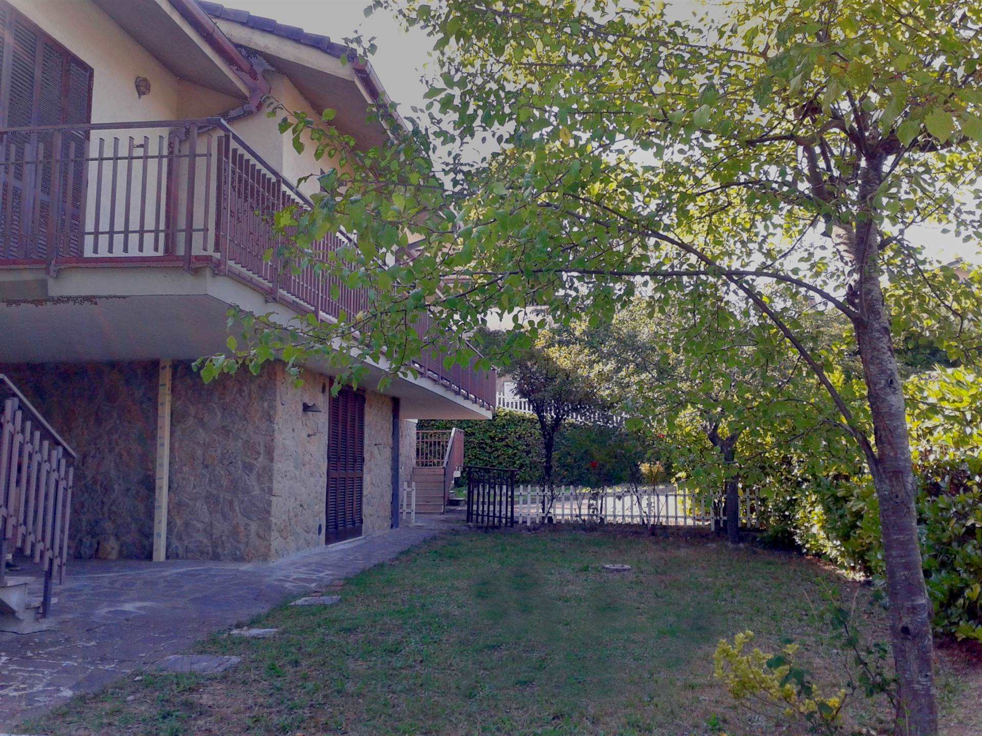 Villa Bifamiliare in vendita a Montepulciano, 8 locali, prezzo € 320.000 | PortaleAgenzieImmobiliari.it