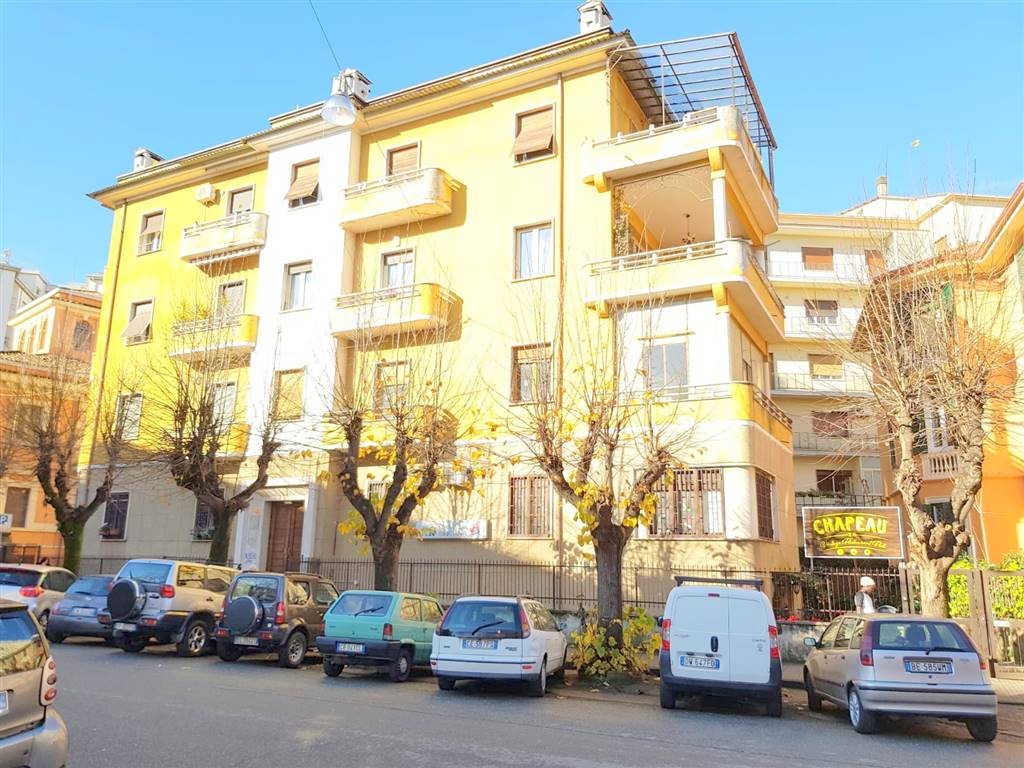 Appartamento in affitto a Cosenza, 9 locali, zona Località: VIA ALIMENA, prezzo € 1.100 | PortaleAgenzieImmobiliari.it