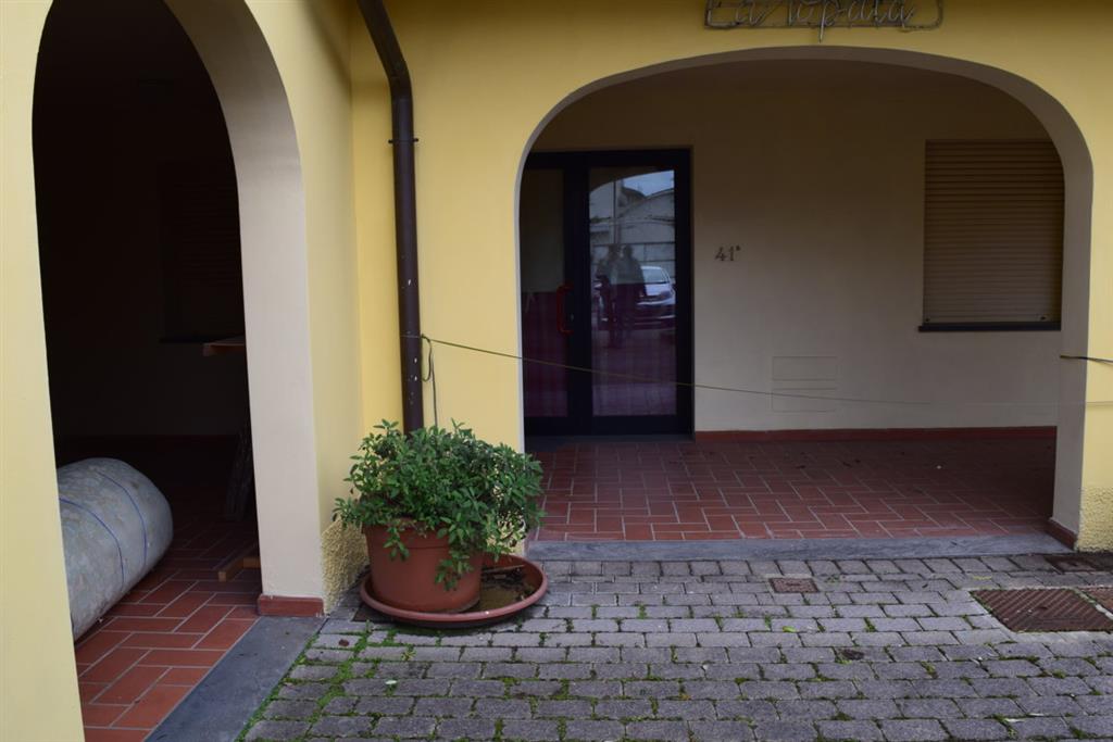 Ristorante / Pizzeria / Trattoria in affitto a Quarrata, 4 locali, zona Zona: Casini, prezzo € 1.000 | CambioCasa.it