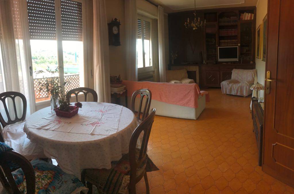 Appartamento in vendita a Follo, 5 locali, zona a Battolla, prezzo € 95.000 | PortaleAgenzieImmobiliari.it