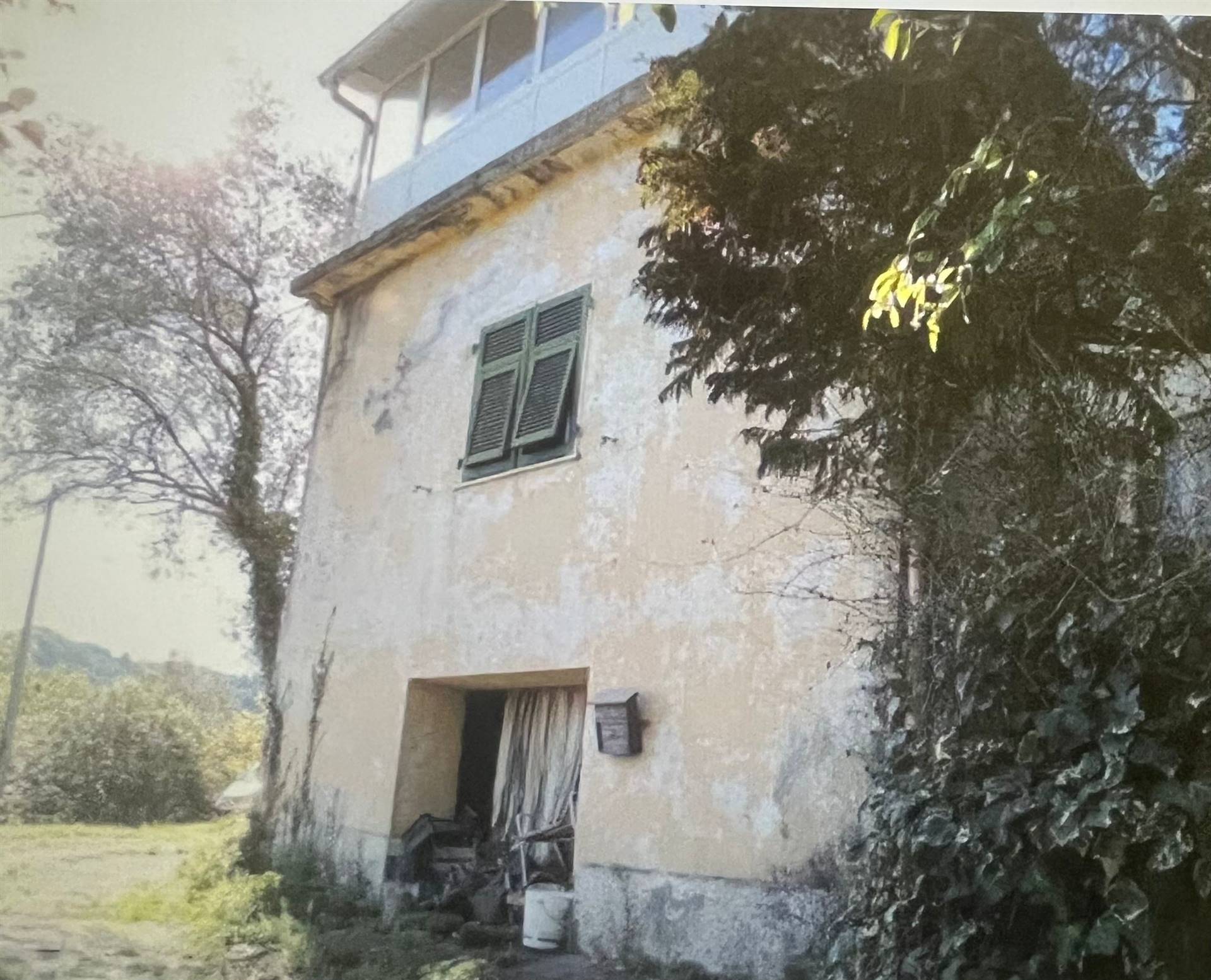 Rustico / Casale in vendita a Calice al Cornoviglio, 10 locali, zona i, prezzo € 98.000 | PortaleAgenzieImmobiliari.it