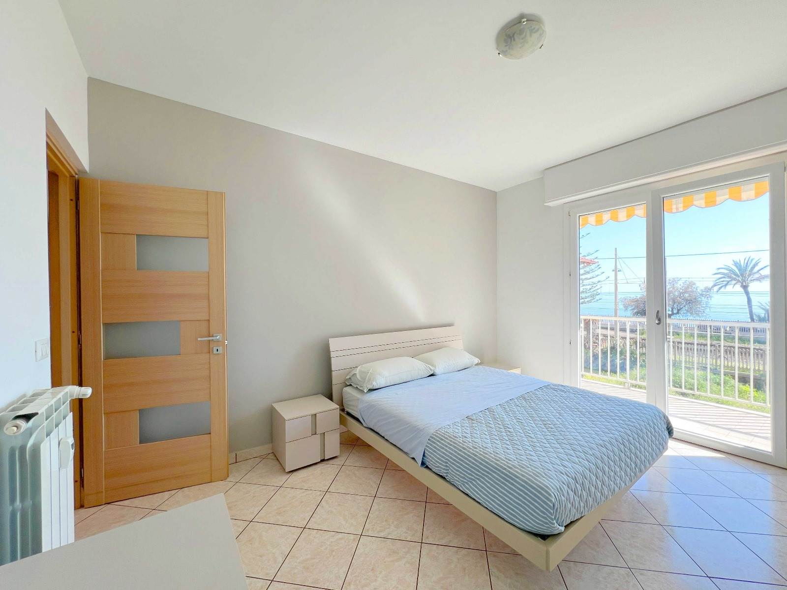 Appartamento in vendita a Bordighera, 4 locali, prezzo € 295.000 | PortaleAgenzieImmobiliari.it