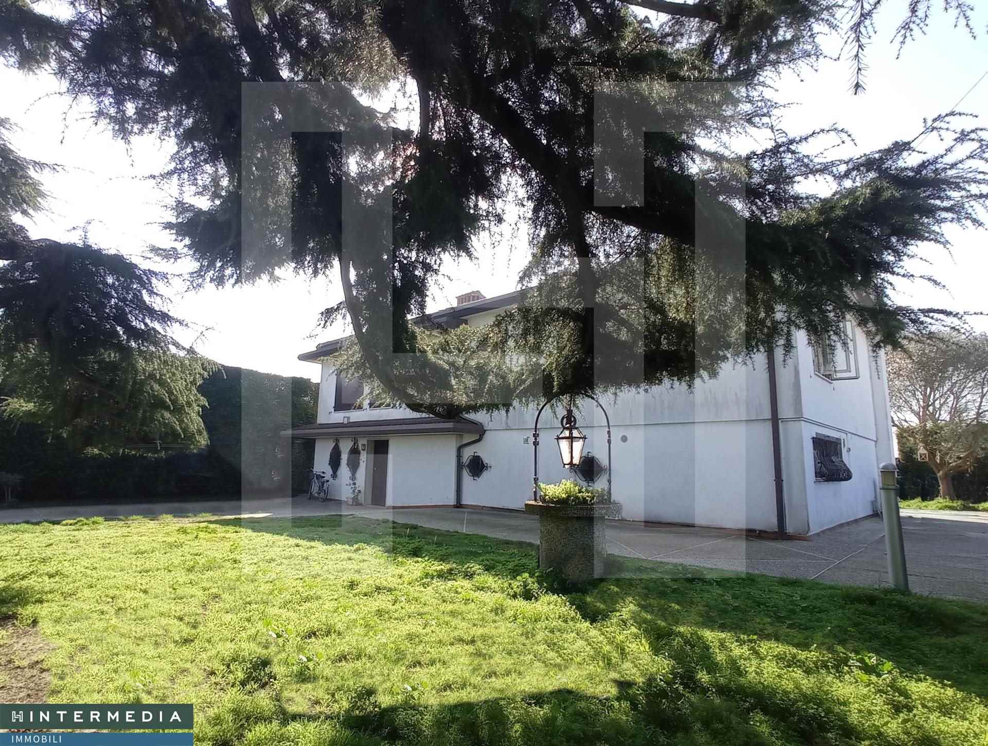 Villa in vendita a Vigonovo, 10 locali, prezzo € 370.000 | PortaleAgenzieImmobiliari.it