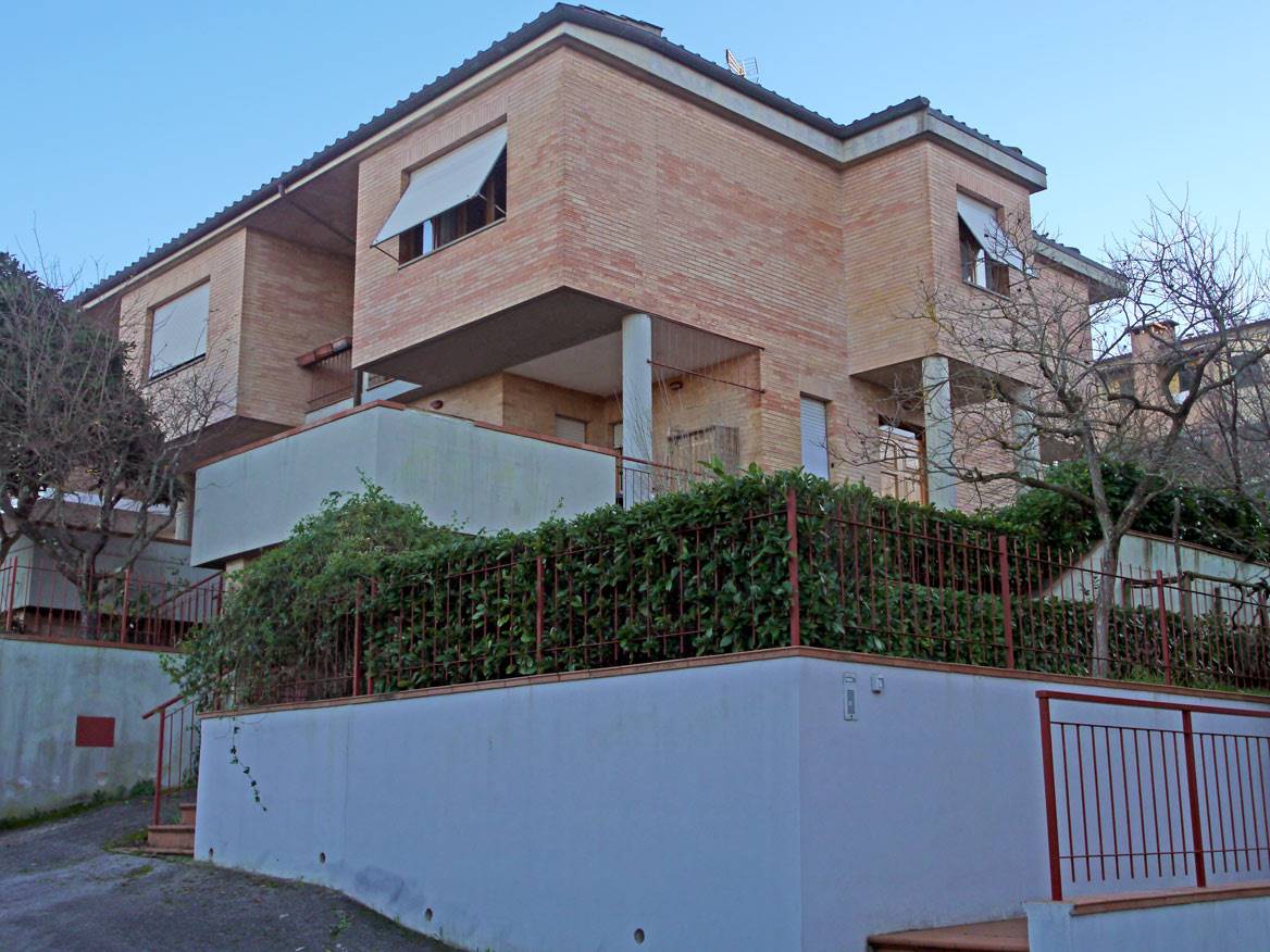 Soluzione Indipendente in vendita a Monteroni d'Arbia, 10 locali, zona Località: CENTRO, prezzo € 295.000 | PortaleAgenzieImmobiliari.it