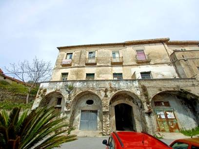 Appartamento in vendita a Montecorvino Rovella, 5 locali, zona aci, prezzo € 65.000 | PortaleAgenzieImmobiliari.it