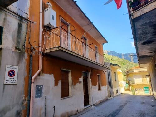 Appartamento in vendita a Olevano sul Tusciano, 3 locali, prezzo € 30.000 | PortaleAgenzieImmobiliari.it