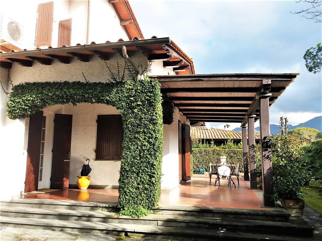 Villa in vendita a Forte dei Marmi, 9 locali, zona nna, prezzo € 2.300.000 | PortaleAgenzieImmobiliari.it