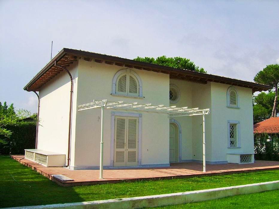 Villa in Vendita a Pietrasanta