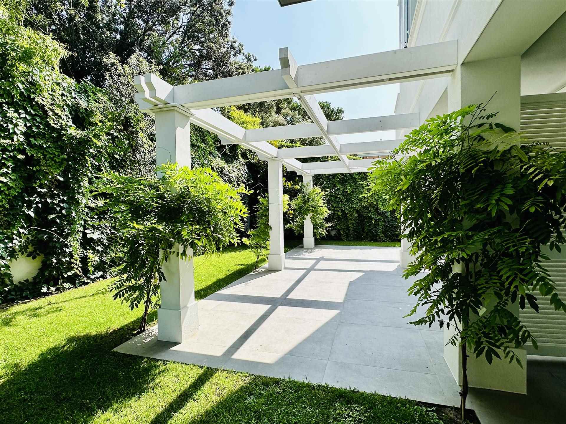 Villa Bifamiliare in vendita a Forte dei Marmi, 10 locali, zona oria Apuana, prezzo € 2.950.000 | PortaleAgenzieImmobiliari.it