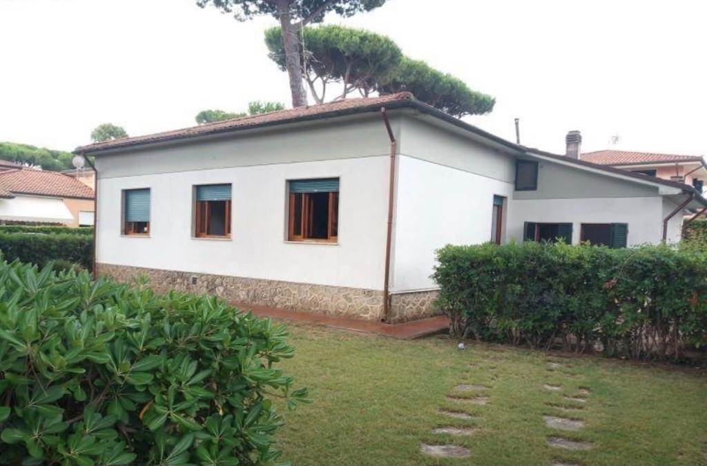 Villa in vendita a Pietrasanta, 6 locali, zona Località: MOTRONE, prezzo € 980.000 | PortaleAgenzieImmobiliari.it