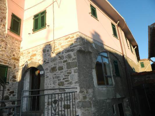Soluzione Semindipendente in vendita a Fivizzano, 4 locali, prezzo € 50.000 | PortaleAgenzieImmobiliari.it