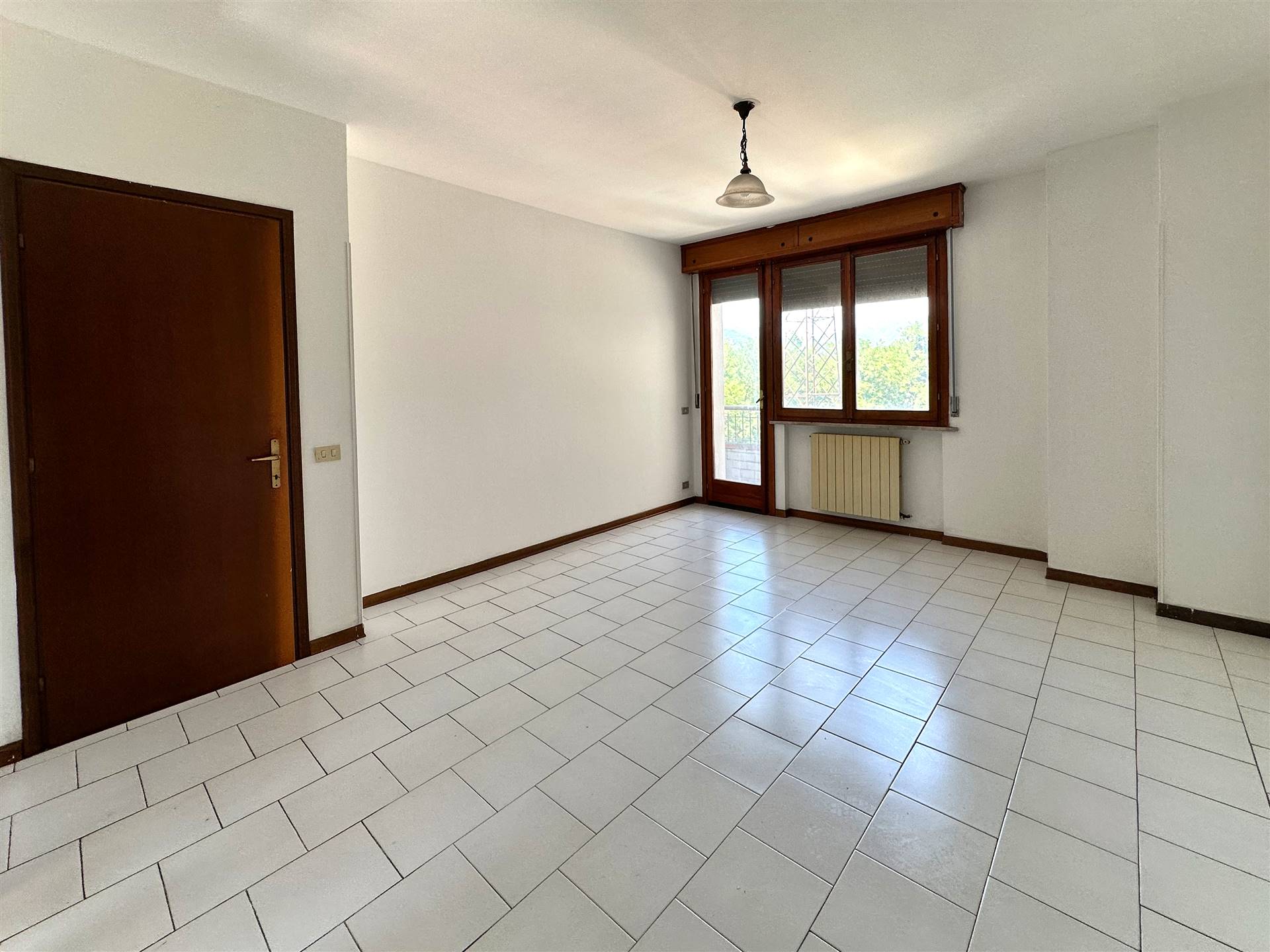 Appartamento in vendita a Aulla, 5 locali, prezzo € 78.000 | PortaleAgenzieImmobiliari.it