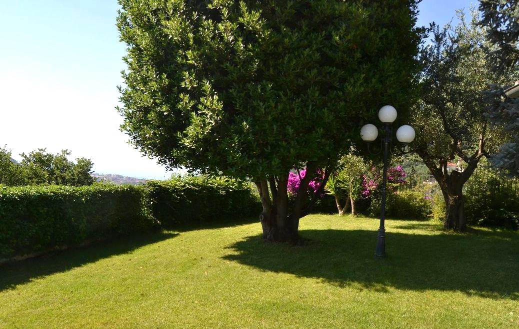 Villa in vendita a Camporosso, 5 locali, prezzo € 750.000 | PortaleAgenzieImmobiliari.it