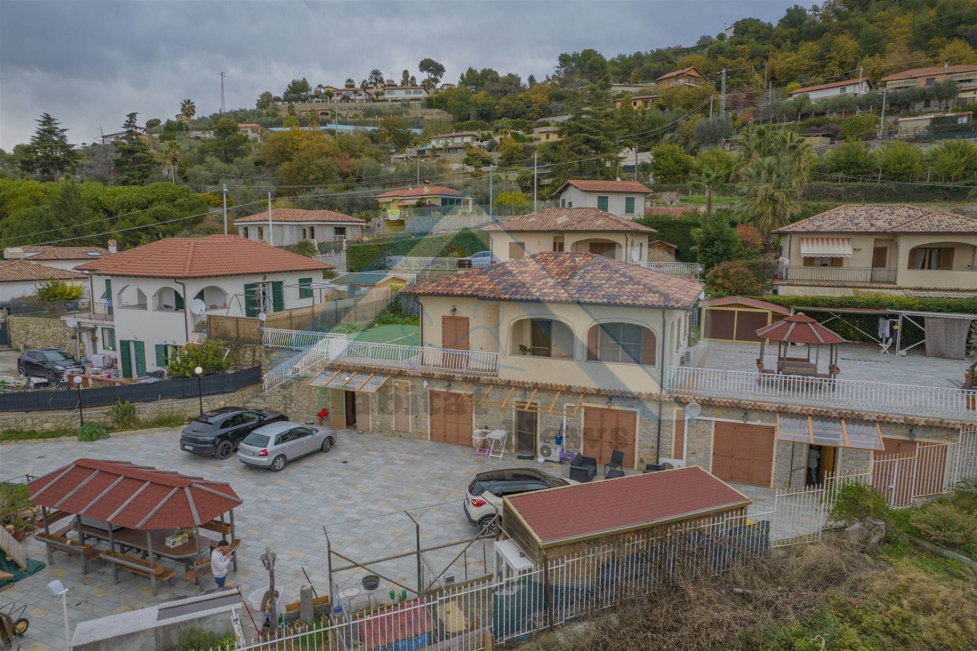 Villa in vendita a Camporosso, 9 locali, prezzo € 950.000 | PortaleAgenzieImmobiliari.it