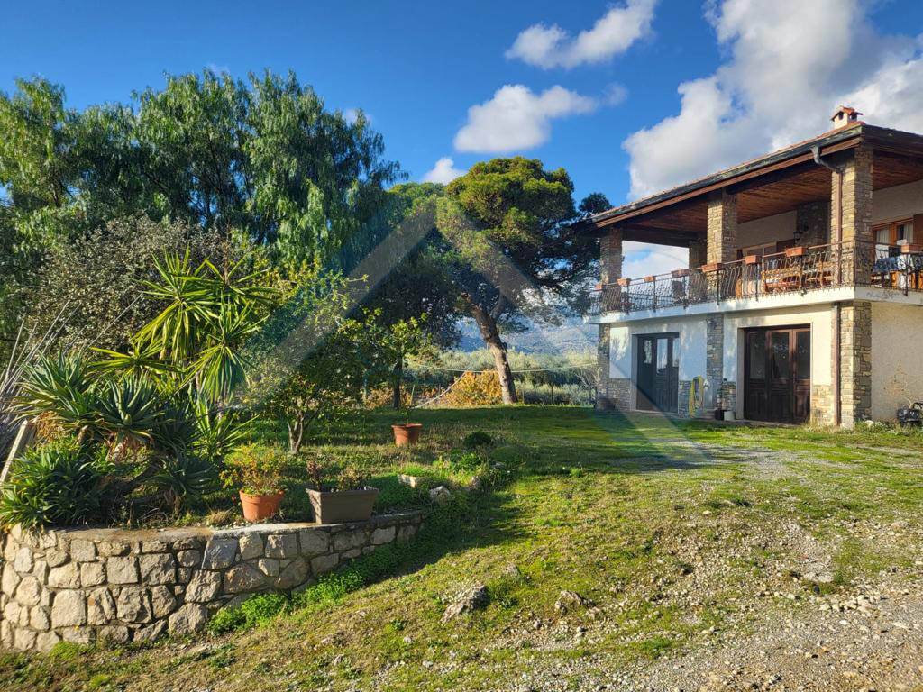 Appartamento in vendita a Ventimiglia, 8 locali, zona Lorenzo, prezzo € 520.000 | PortaleAgenzieImmobiliari.it