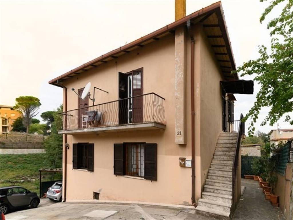 Appartamento in vendita a Roma, 4 locali, zona Zona: 42 . Cassia - Olgiata, prezzo € 155.000 | CambioCasa.it