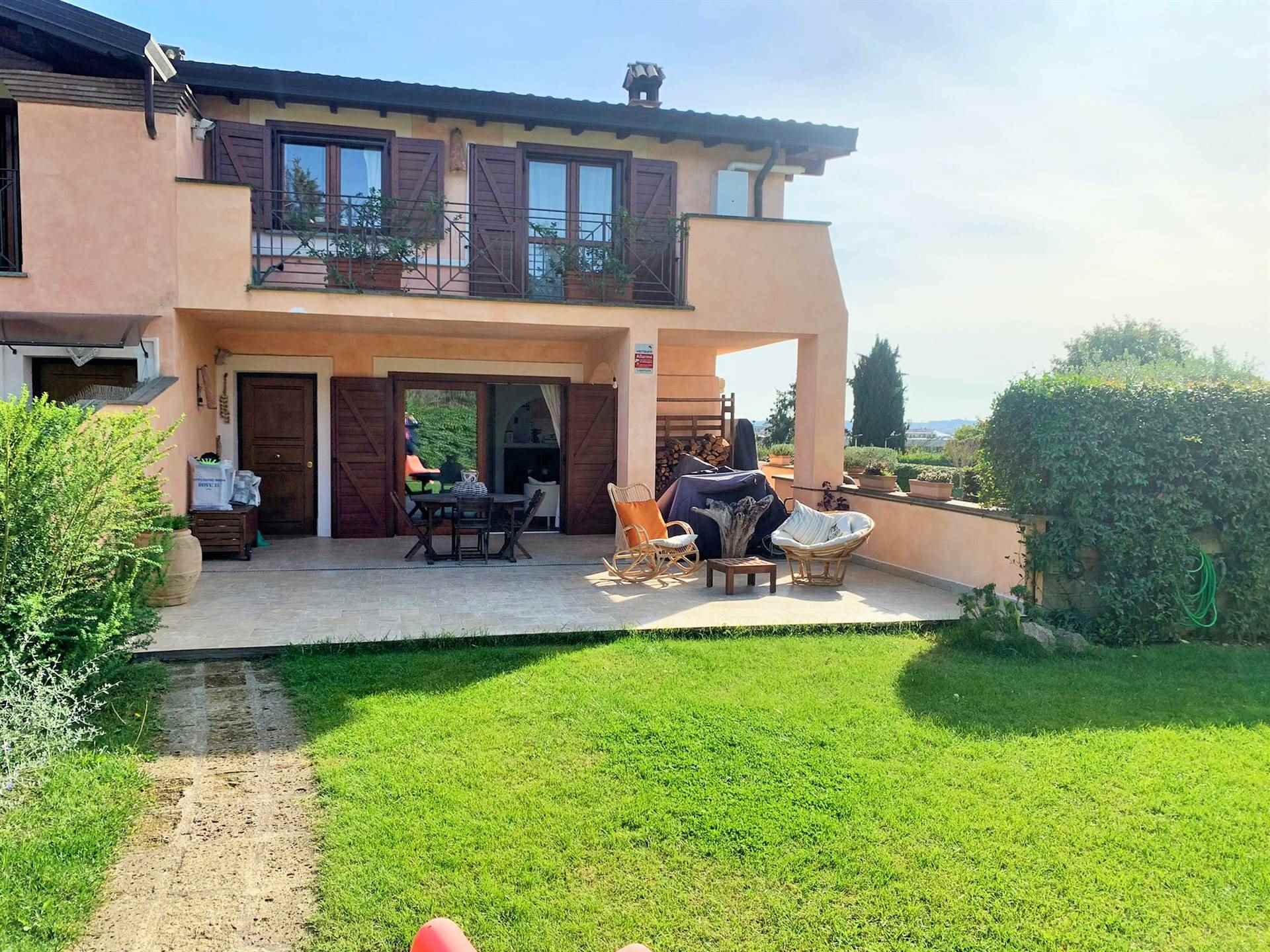 Villa in vendita a Formello, 4 locali, zona Località: LE MACERE, prezzo € 299.000 | CambioCasa.it